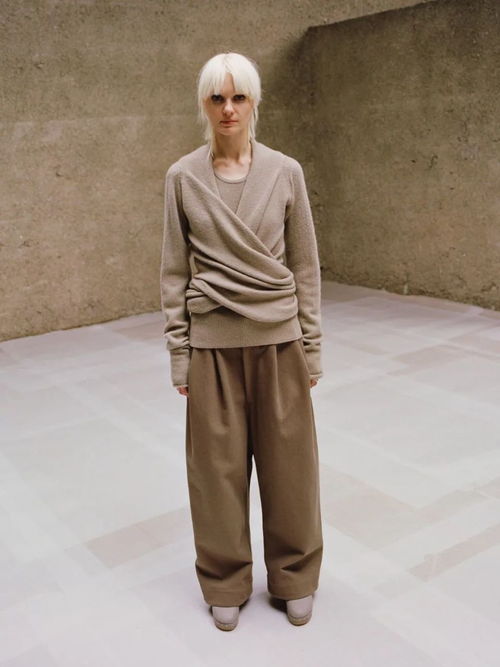 玩轉(zhuǎn)針織其實(shí)很簡單 3種解構(gòu)針織服裝的設(shè)計(jì)案例分享